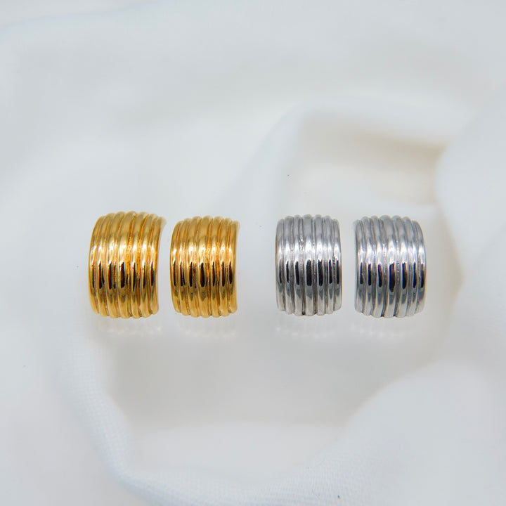 Chunky line curve earrings