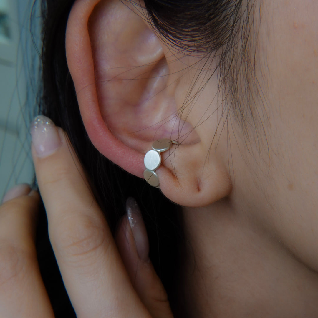 Circles Ear Cuff