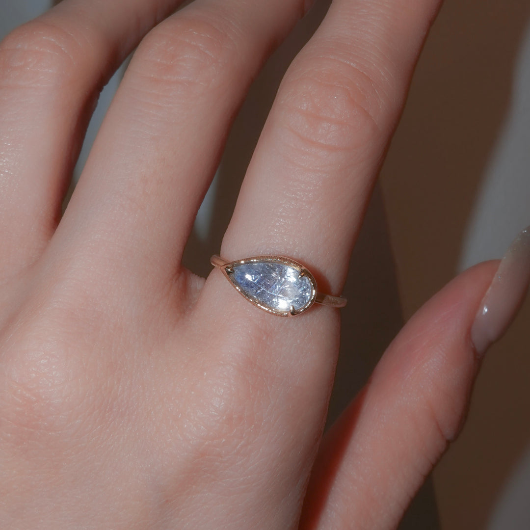 1914_Dumortierite in Quartz