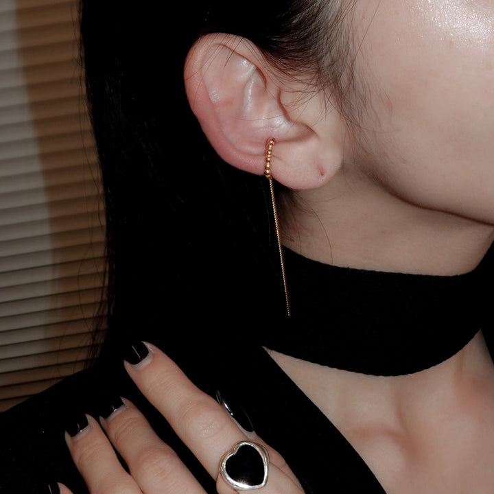 Dotted chain earcuff