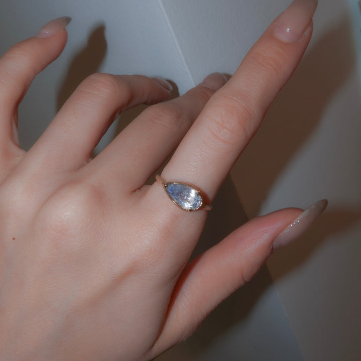 1914_Dumortierite in Quartz