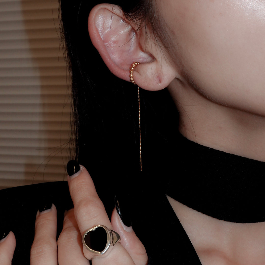 Dotted chain earcuff