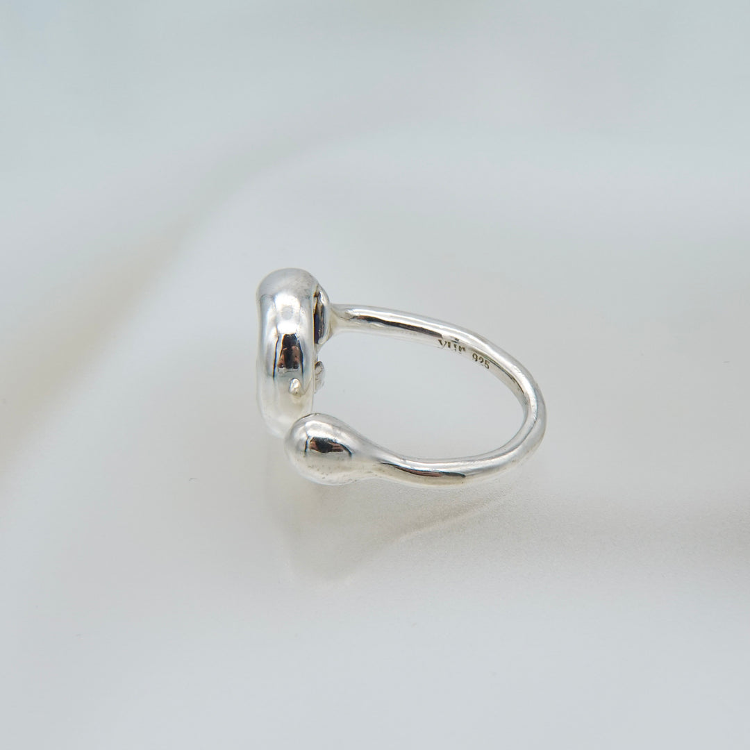 AU stone ring