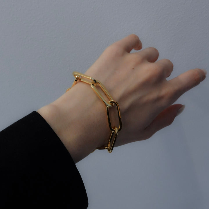Gold Oval Chain Bracelet