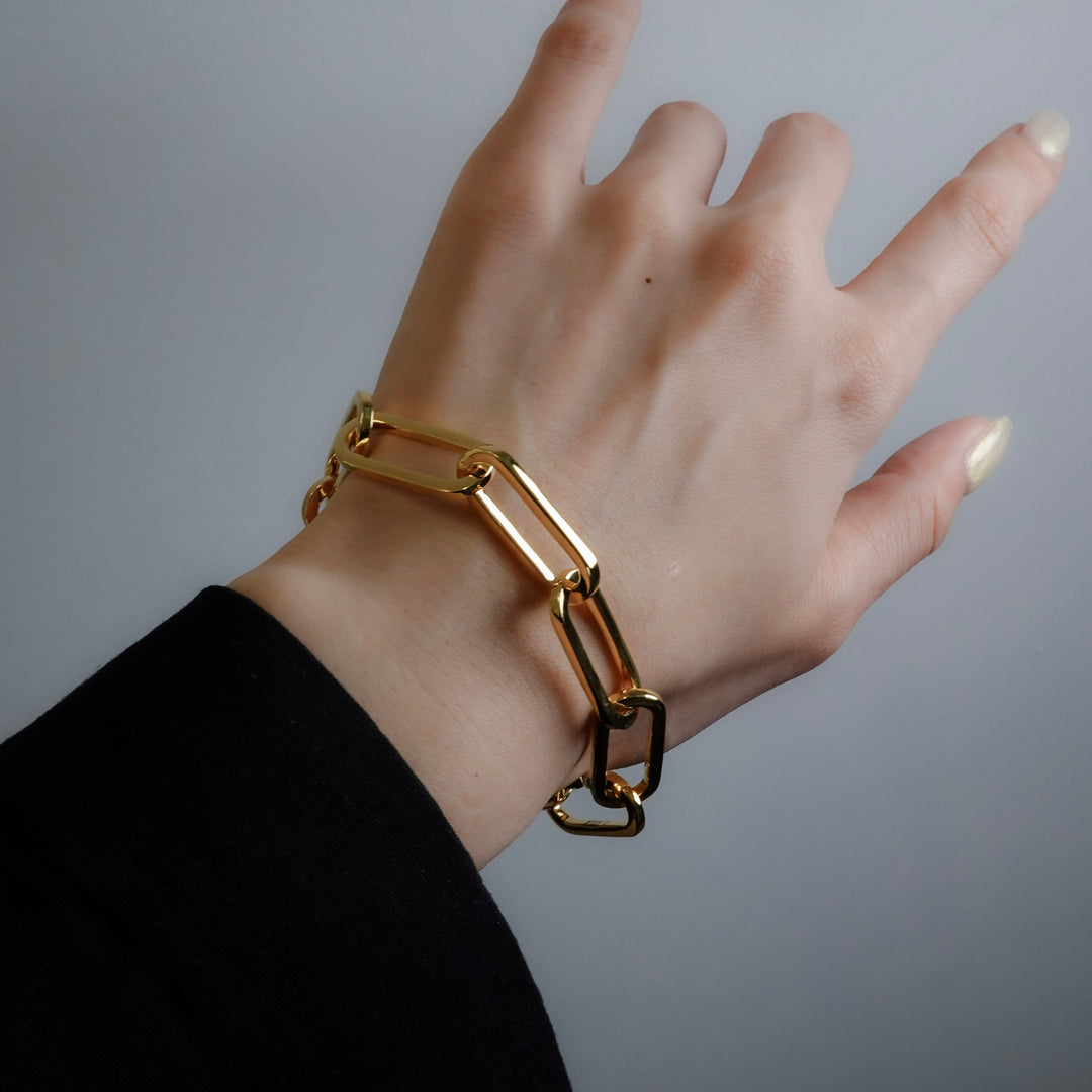 Gold Oval Chain Bracelet