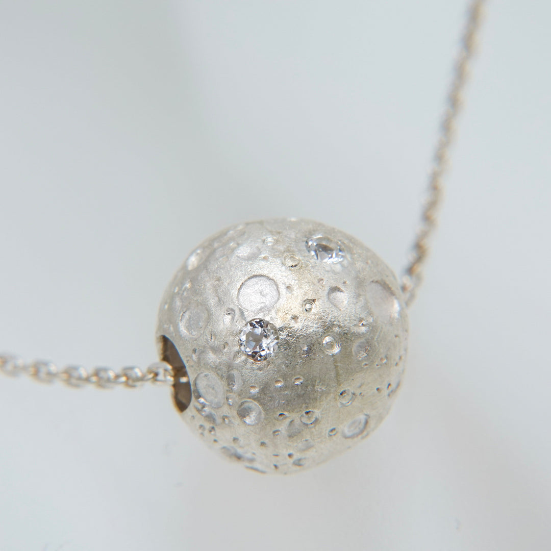 8 PLANETS Necklace (WHITE)