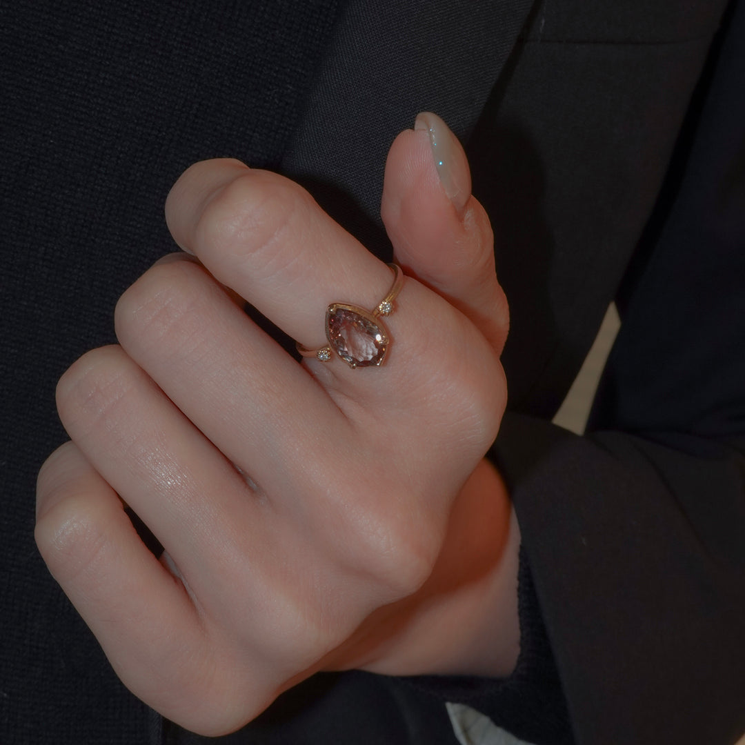 1764_Zultanite(diaspore)