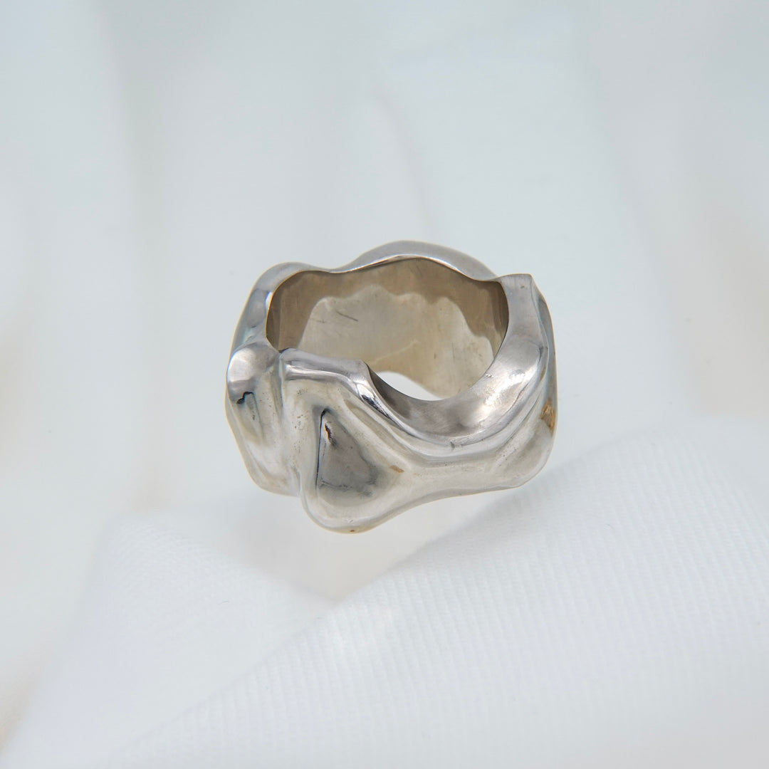 sculpture ring