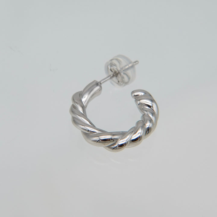 〈山〉 シルバー つるツイストピアス