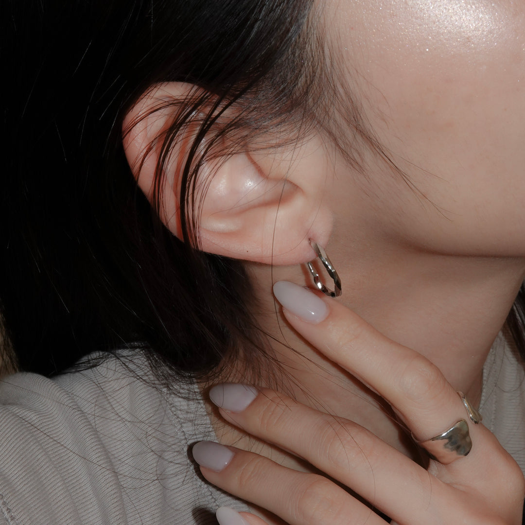 NEUTRAL RING pierced earring M
