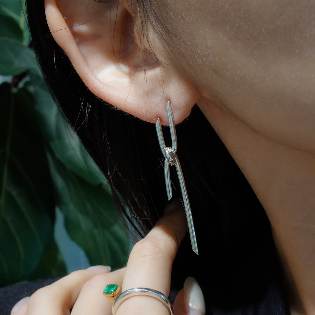 THREADS Silver Cross Pierced Earrings