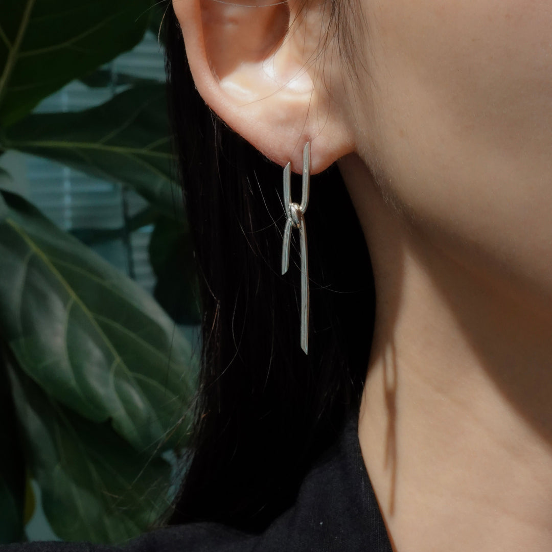 THREADS Silver Cross Pierced Earrings