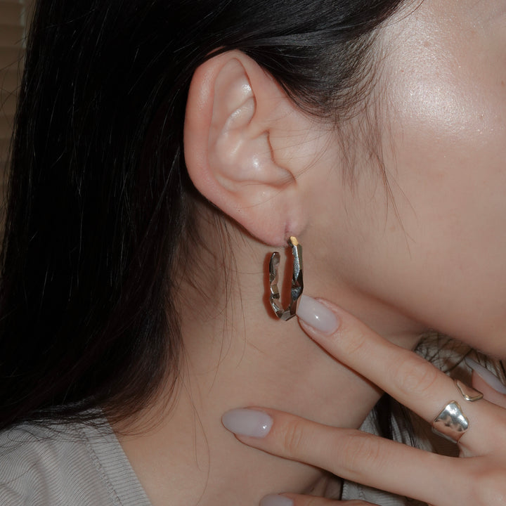 NEUTRAL RING pierced earring L