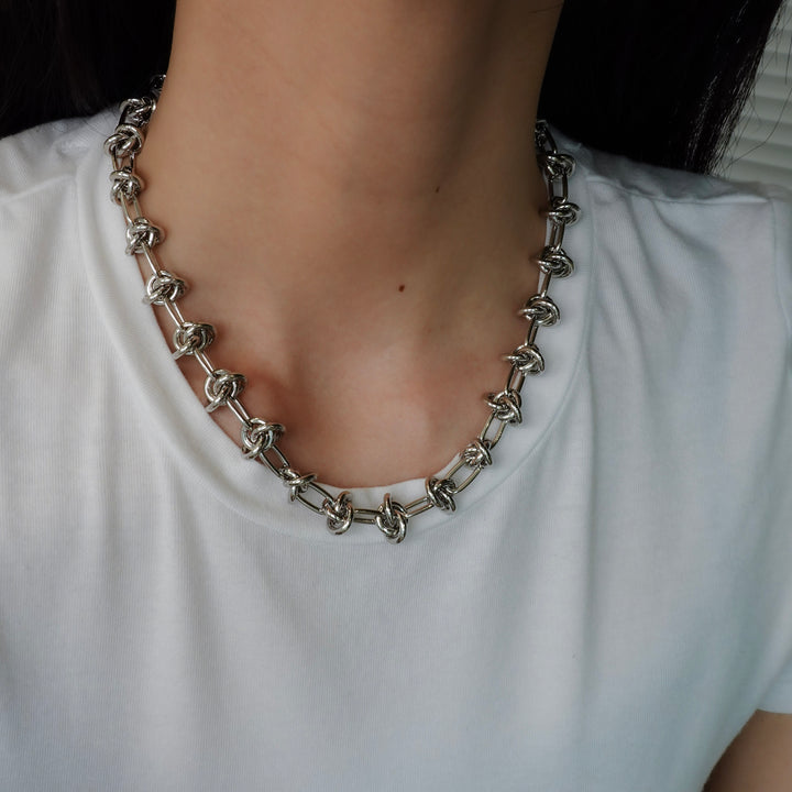 DARIA SILVER NECKLACE