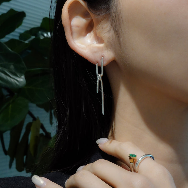 THREADS Silver Cross Pierced Earrings