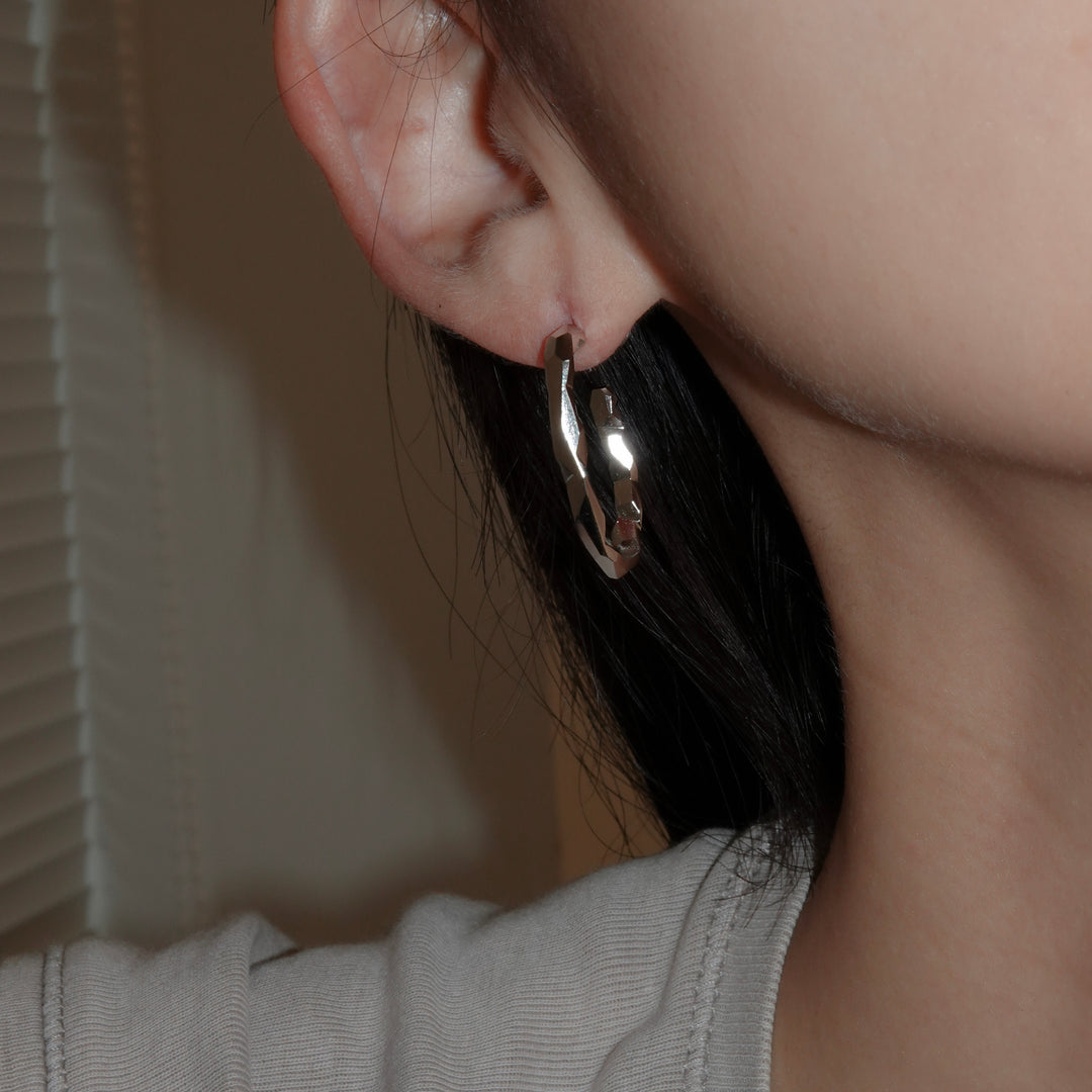 NEUTRAL RING pierced earring L