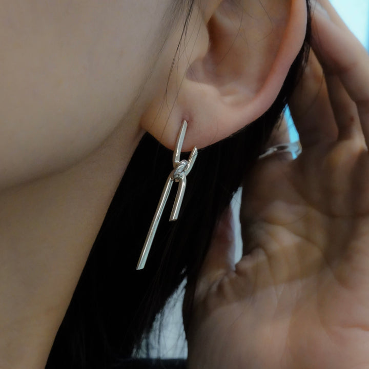 THREADS Silver Cross Pierced Earrings