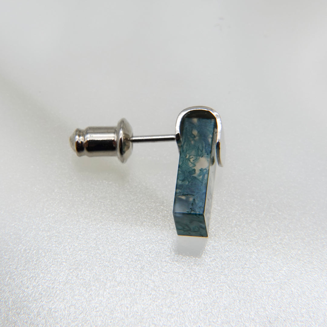 HASAMU pierced earrings gemstone square