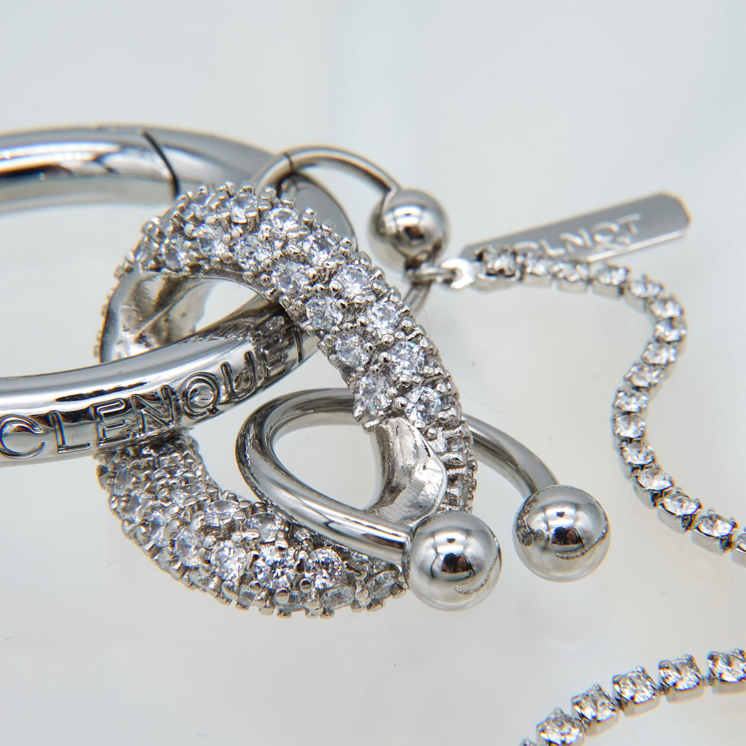 DOLLY CRYSTAL KEYCHAIN