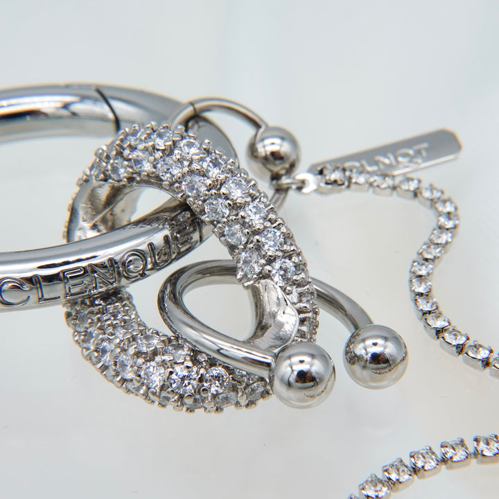 DOLLY CRYSTAL KEYCHAIN