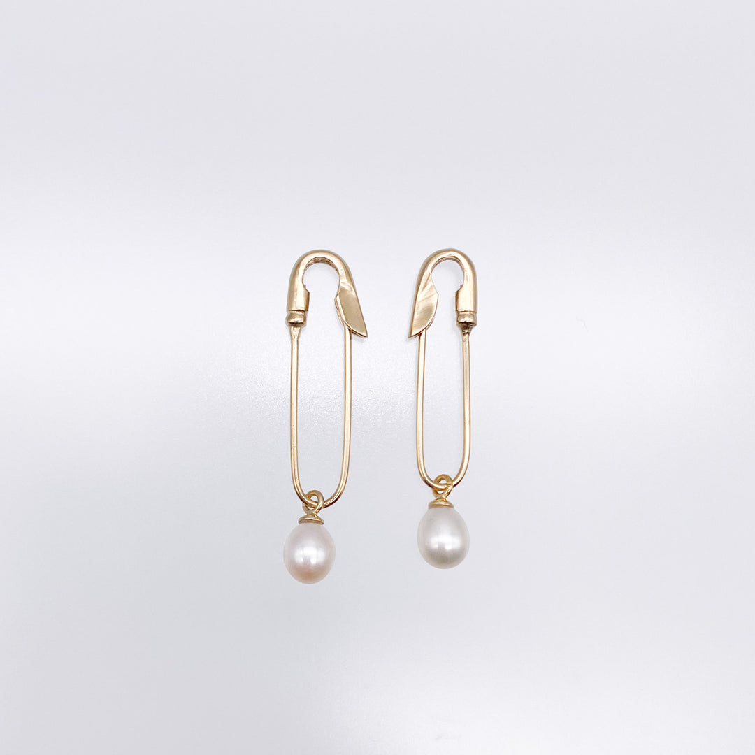 PEARLS SAFETY PIN EARRINGS
