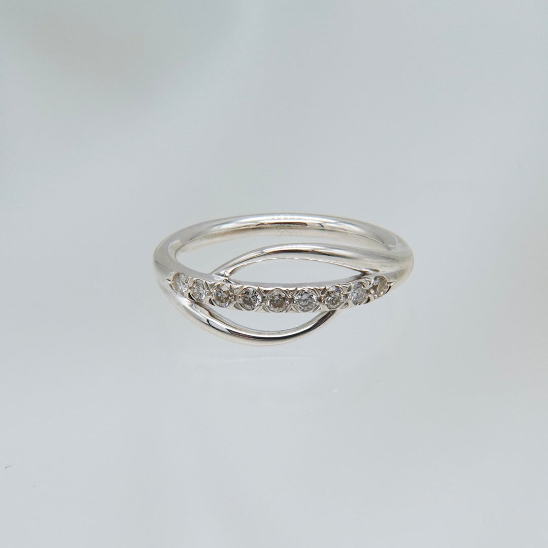 YU-KIN DIAMOND FLOW RING