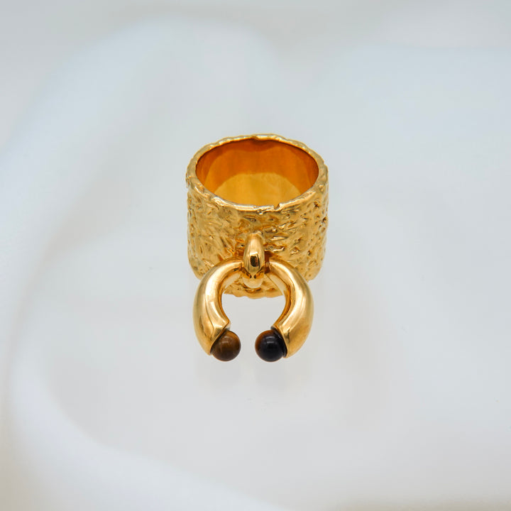 wall gem ring