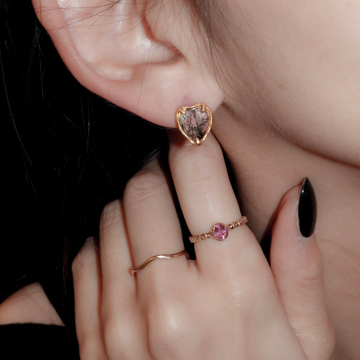 ラヴァハートルチルクオーツピアス(一点もの)