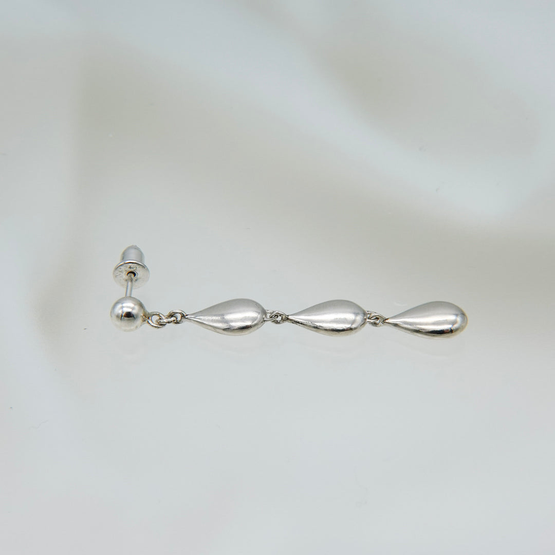 Poise earring
