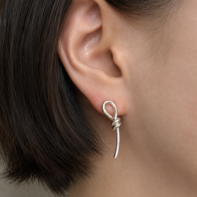 THREADS Silver Fishhook Pierced Earrings