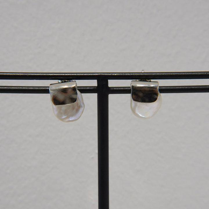 HASAMU pierced earring pearl