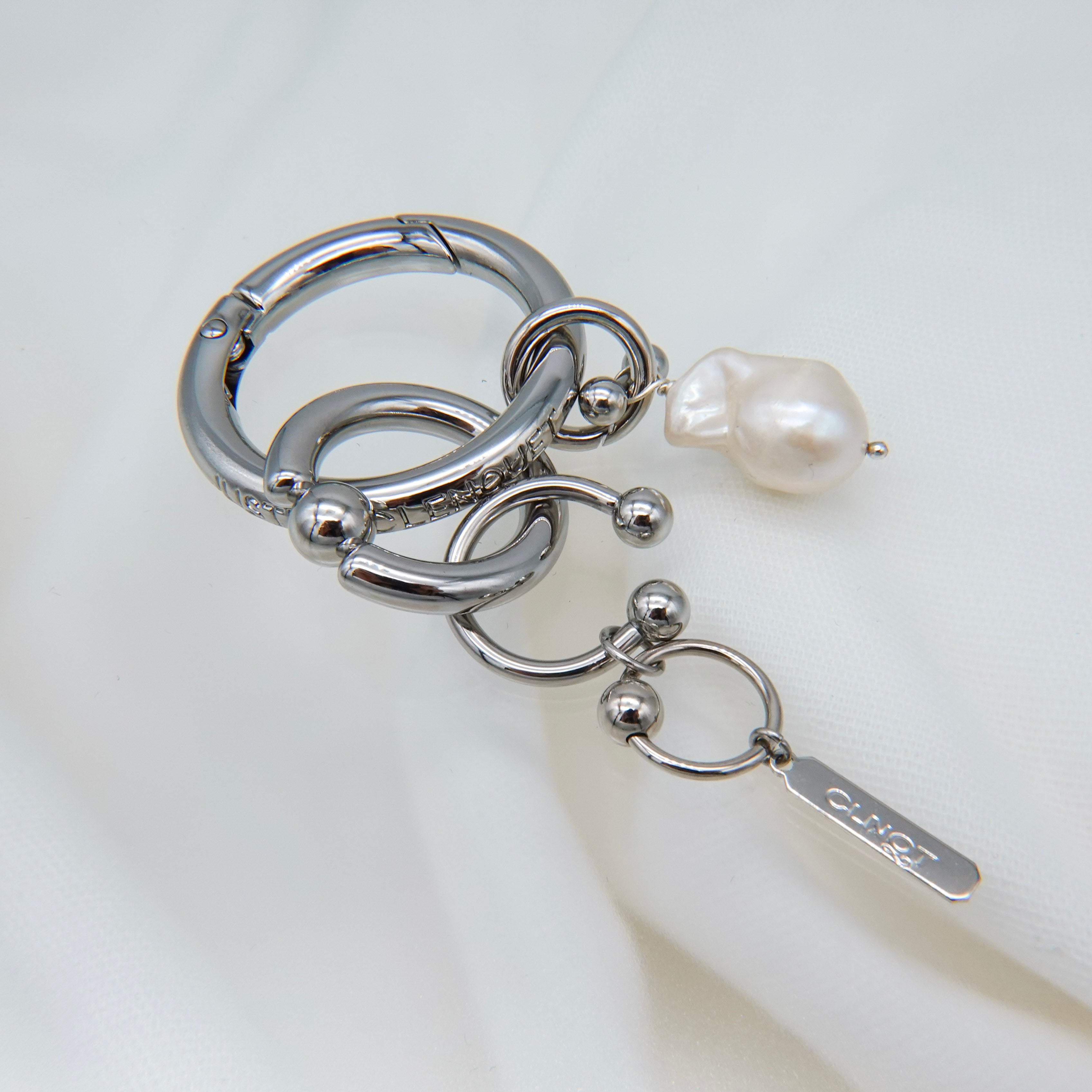 LAURIE KEYCHAIN – unigem