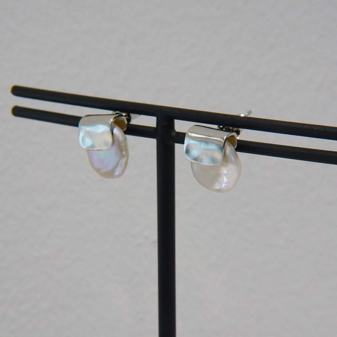 HASAMU pierced earring pearl