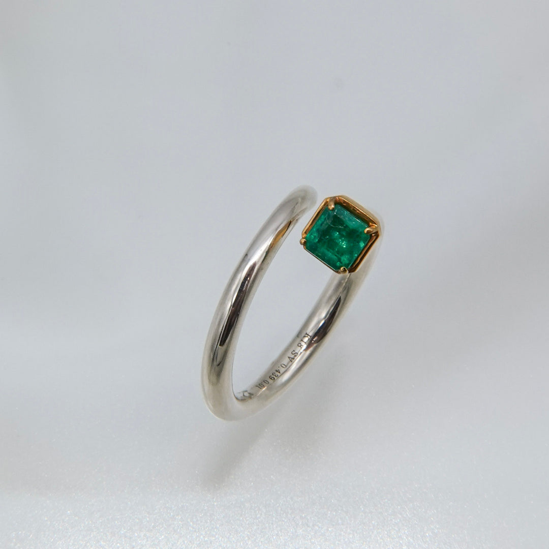 Limited piece Silver 18K Emerald Diamond Ring
