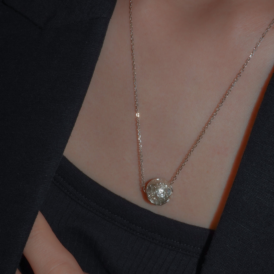 8 PLANETS Necklace (WHITE)