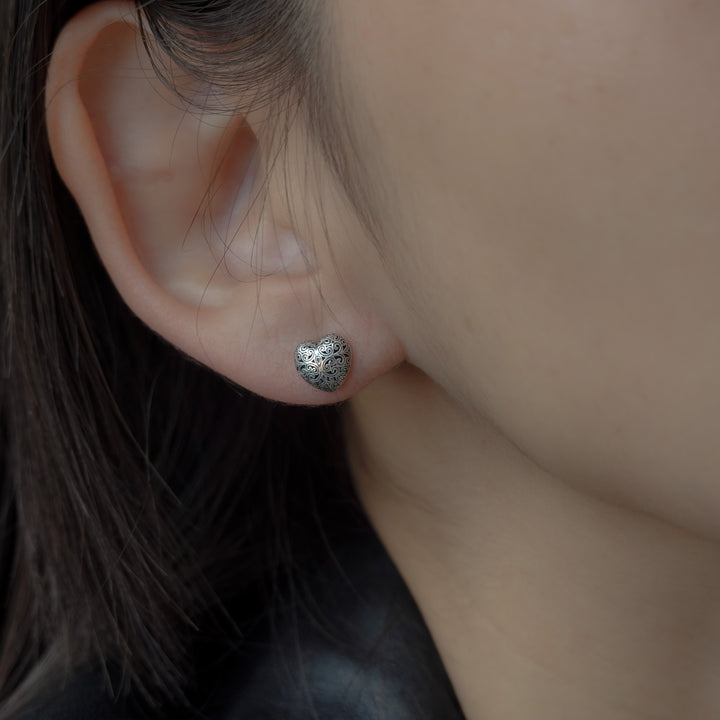 Kallisto tiny heart stud earrings in sterling silver_E1035S