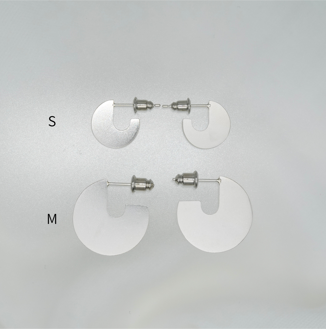 DISC pierced earring