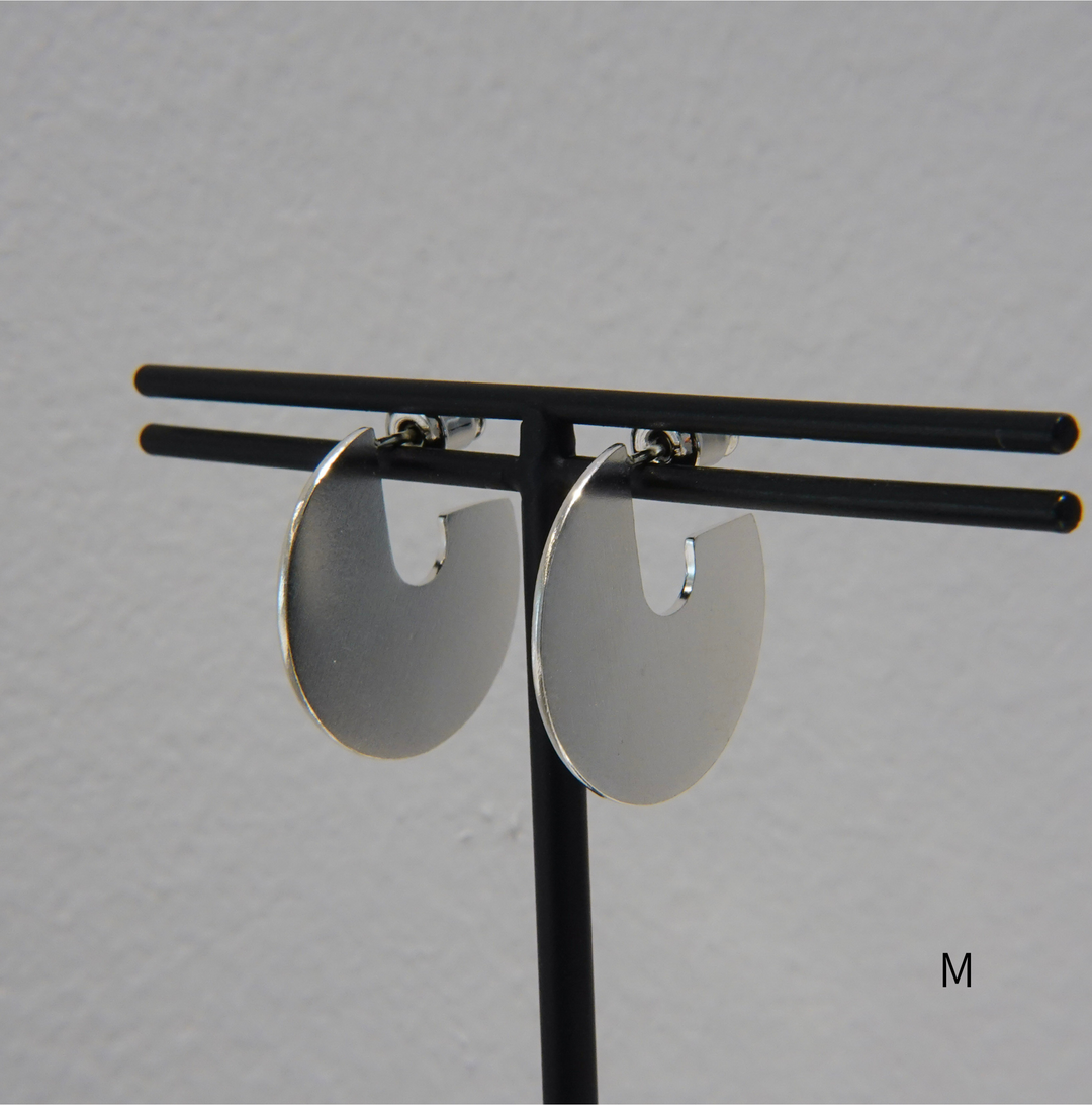 DISC pierced earring