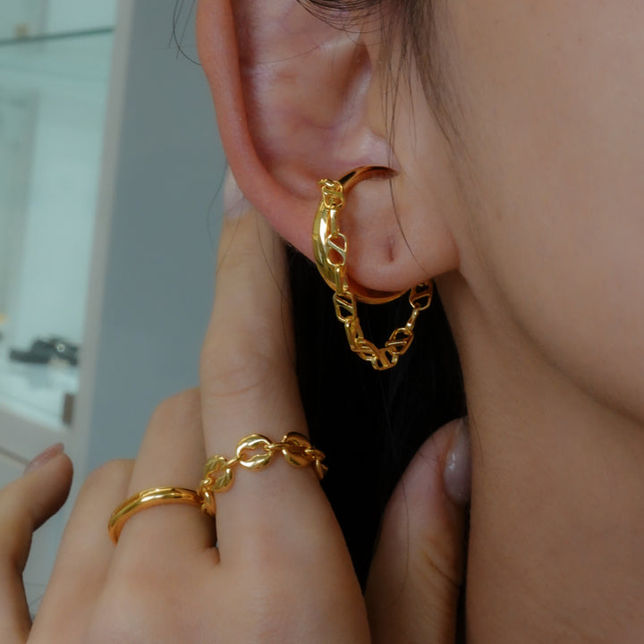Oval line ear cuff single
