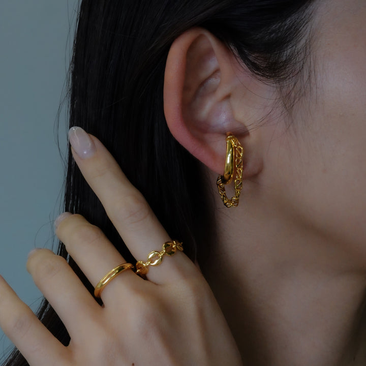 Oval line ear cuff single