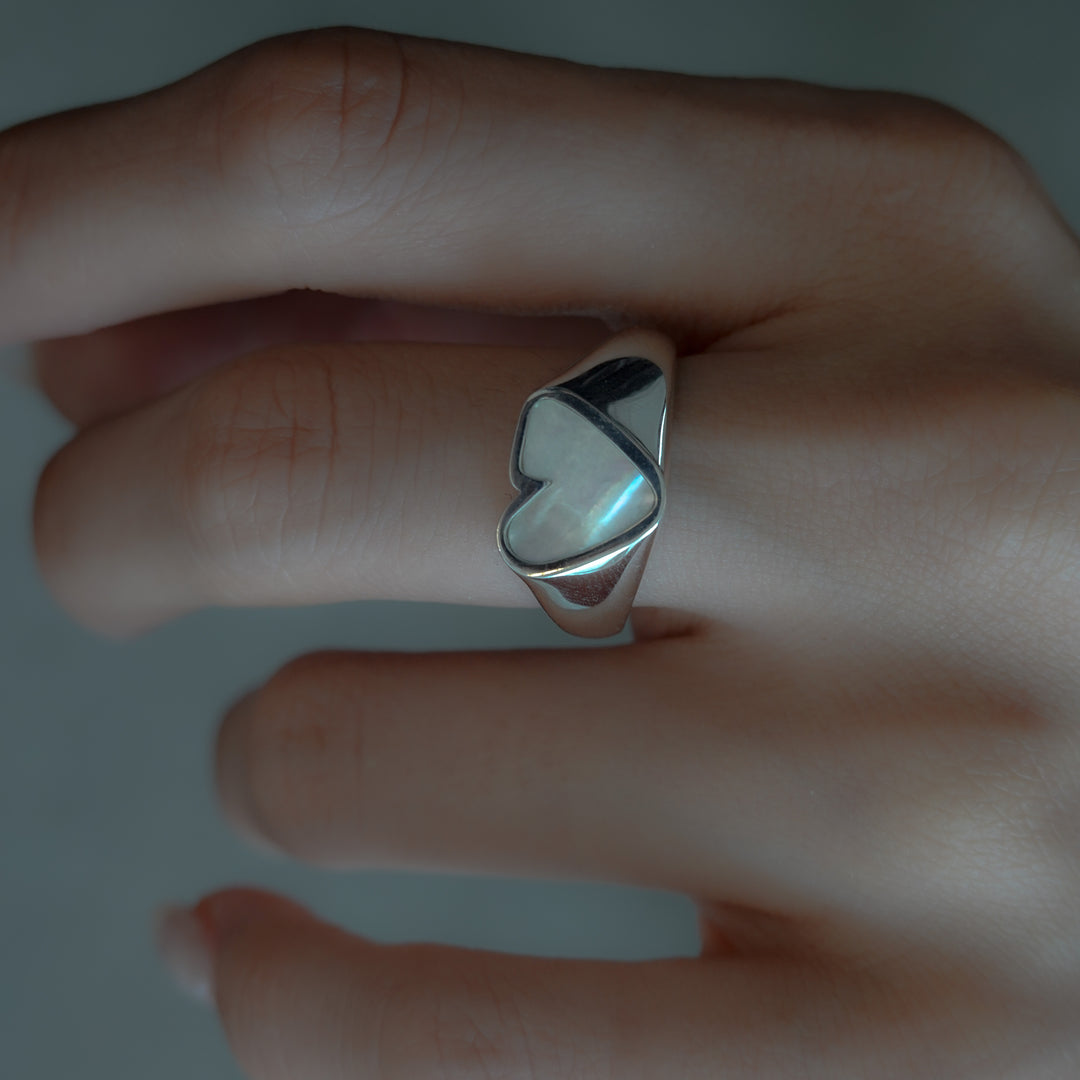 HEART STONE RING