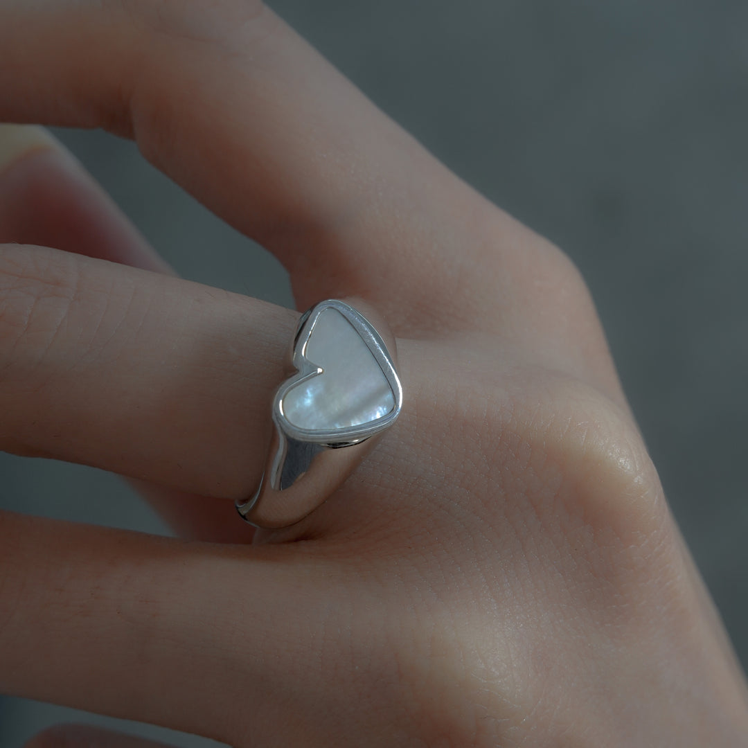 HEART STONE RING