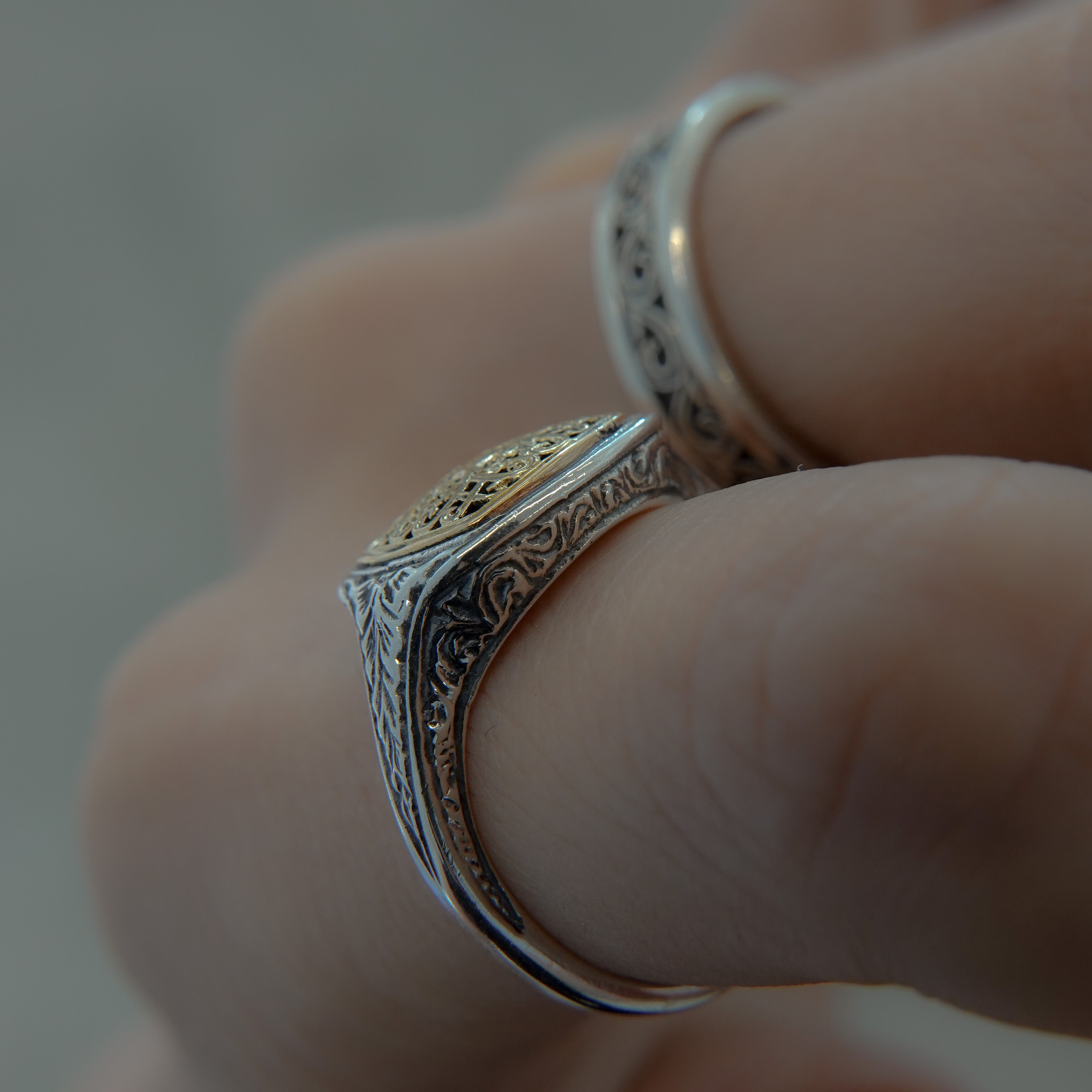 アクセサリー Gerochristo Mediterranean Square Ring Mediterranean square pinky ring in 18K Gold and sterling
