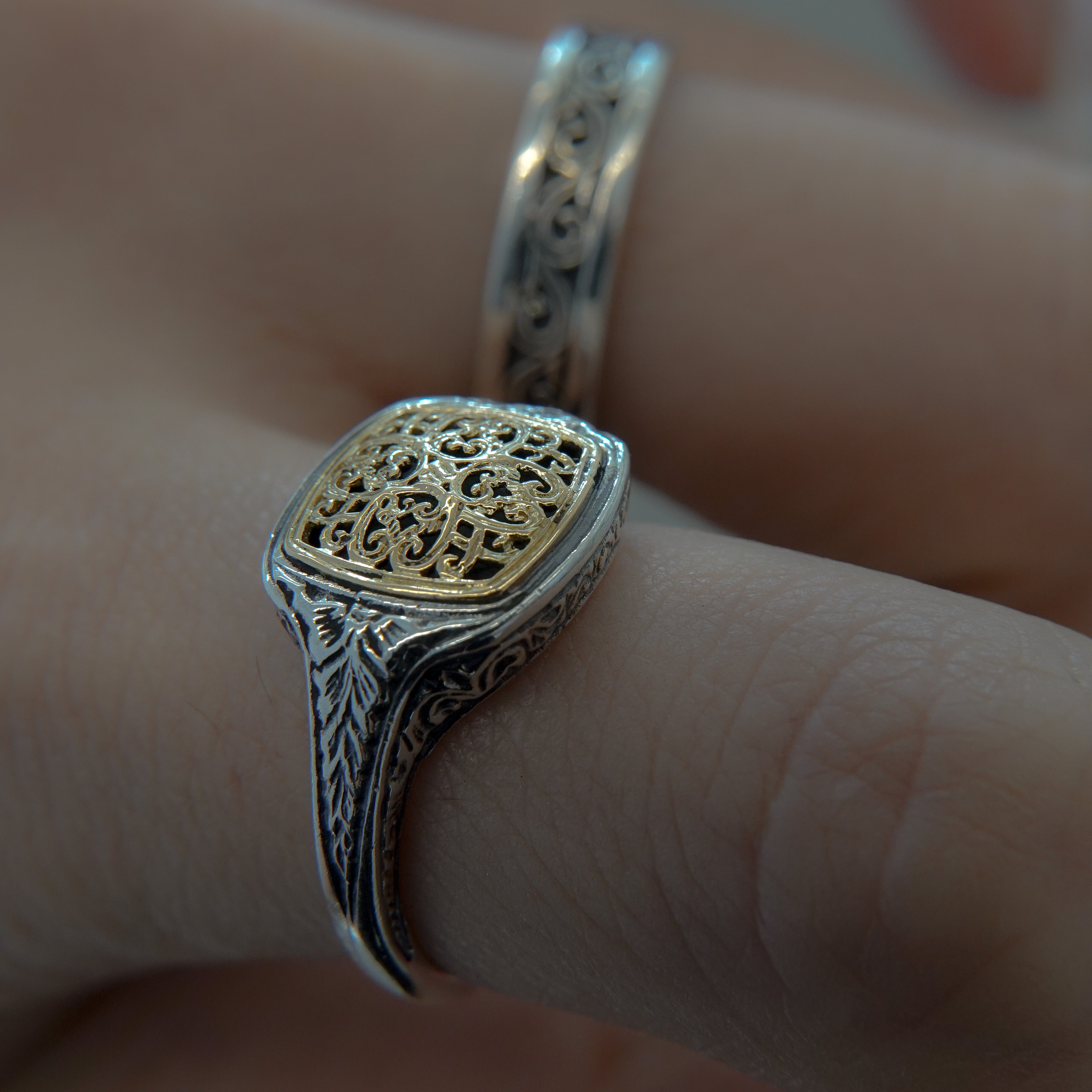 Mediterranean square pinky ring in 18K Gold and sterling
