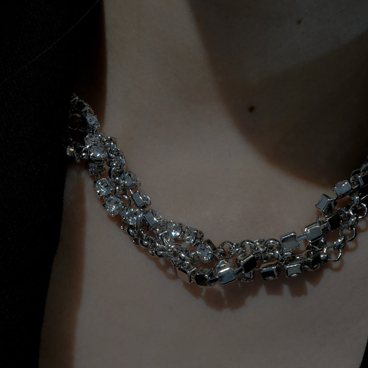 LIV CRYSTAL CHOKER