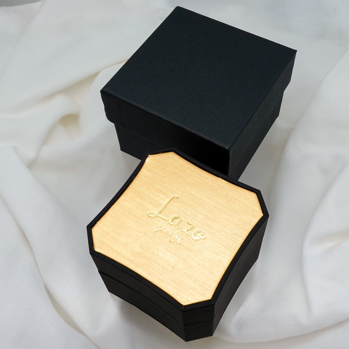 Emerald pear shape ring