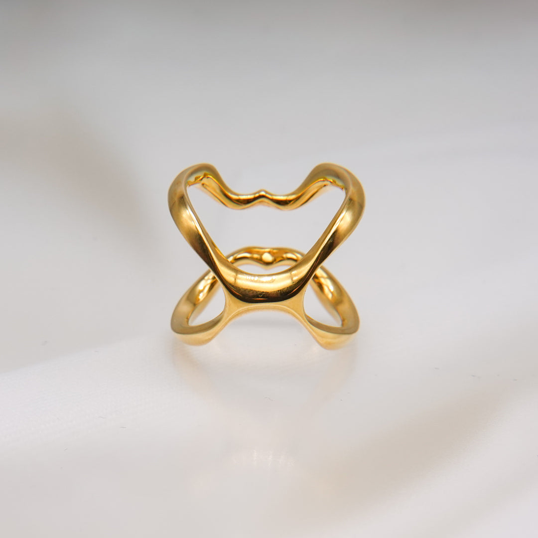 Cornus Ring (Gold)