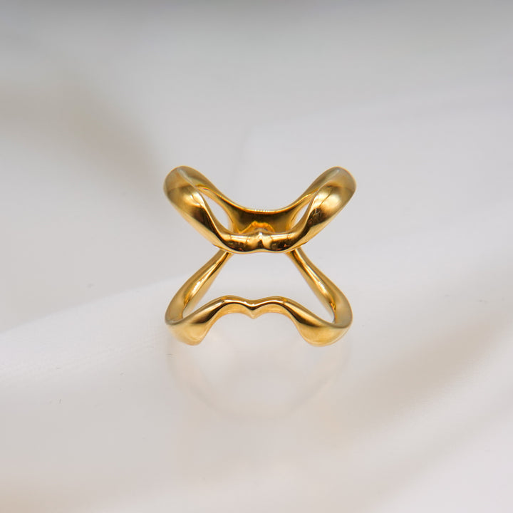 Cornus Ring (Gold)