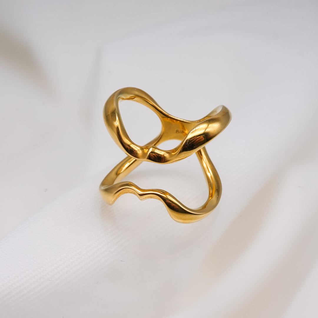 Cornus Ring (Gold)