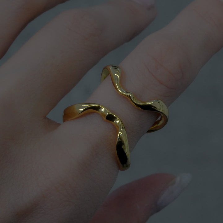 Cornus Ring (Gold)